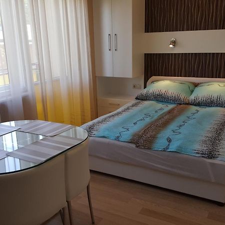 Lara Apartments Шиофок Экстерьер фото
