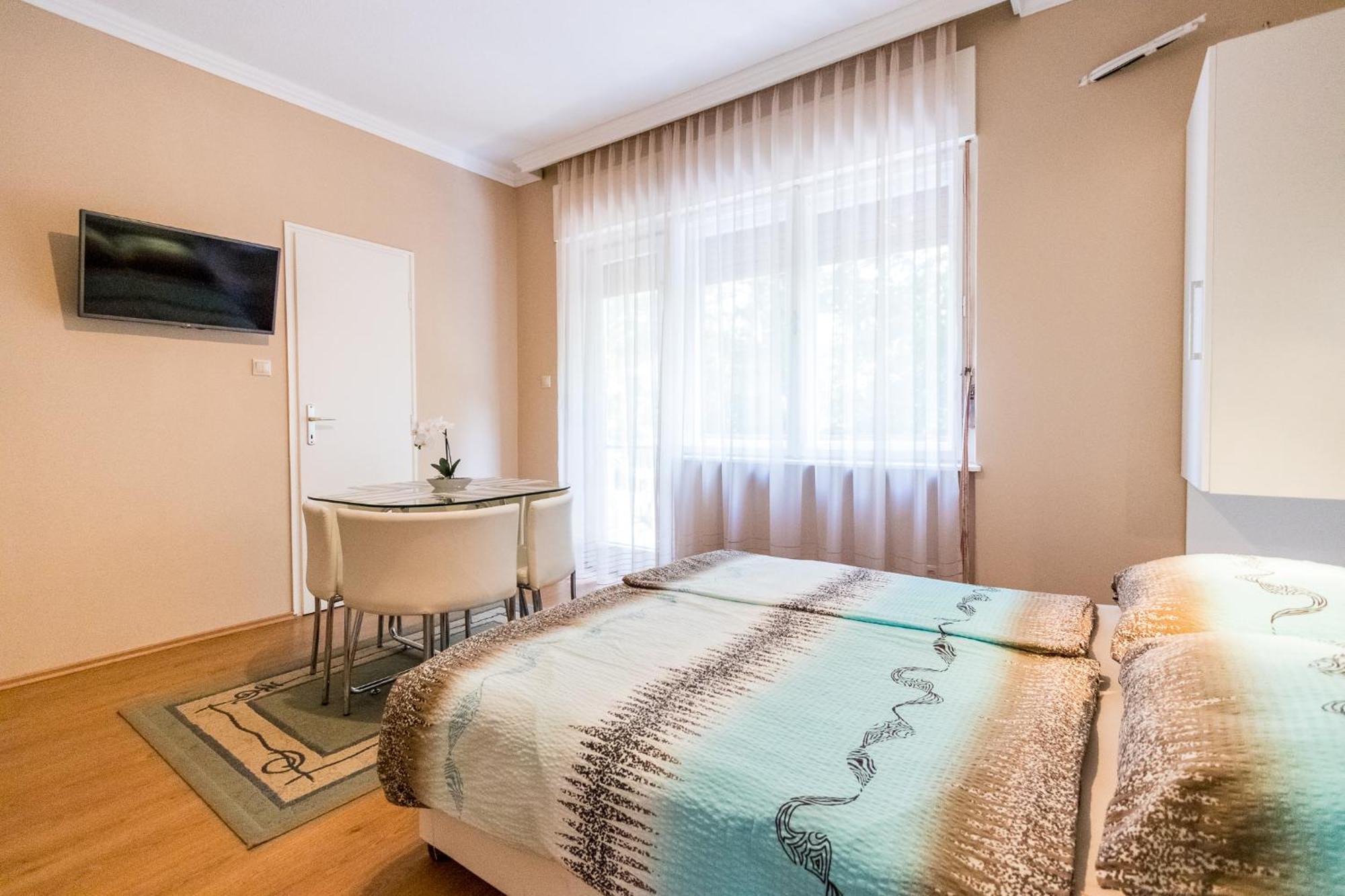 Lara Apartments Шиофок Экстерьер фото